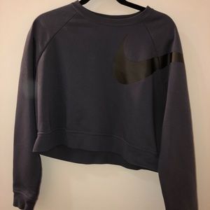 Cropped Nike Crew Neck